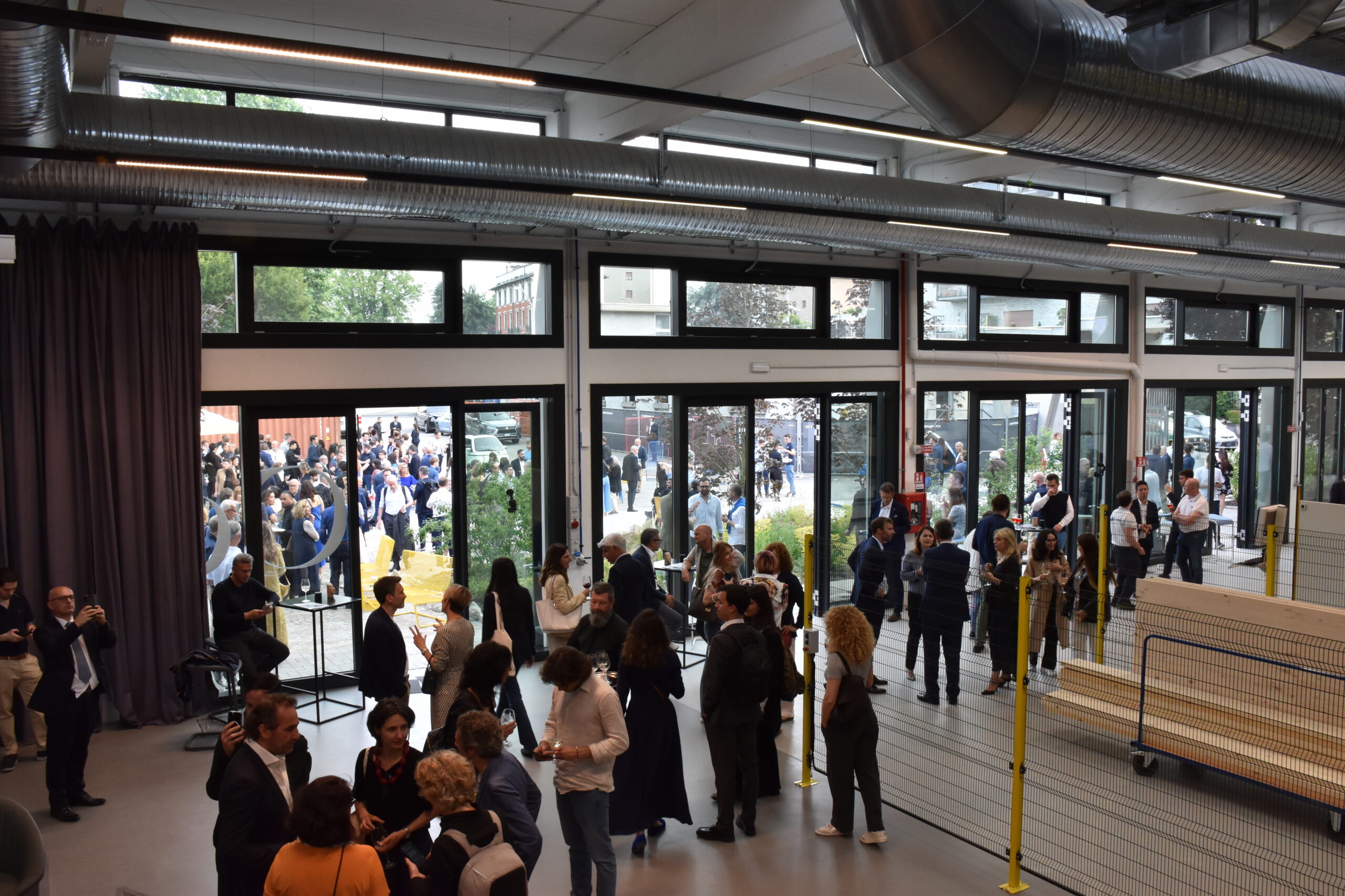 aperitivo di networking nello spazio Co-Factory